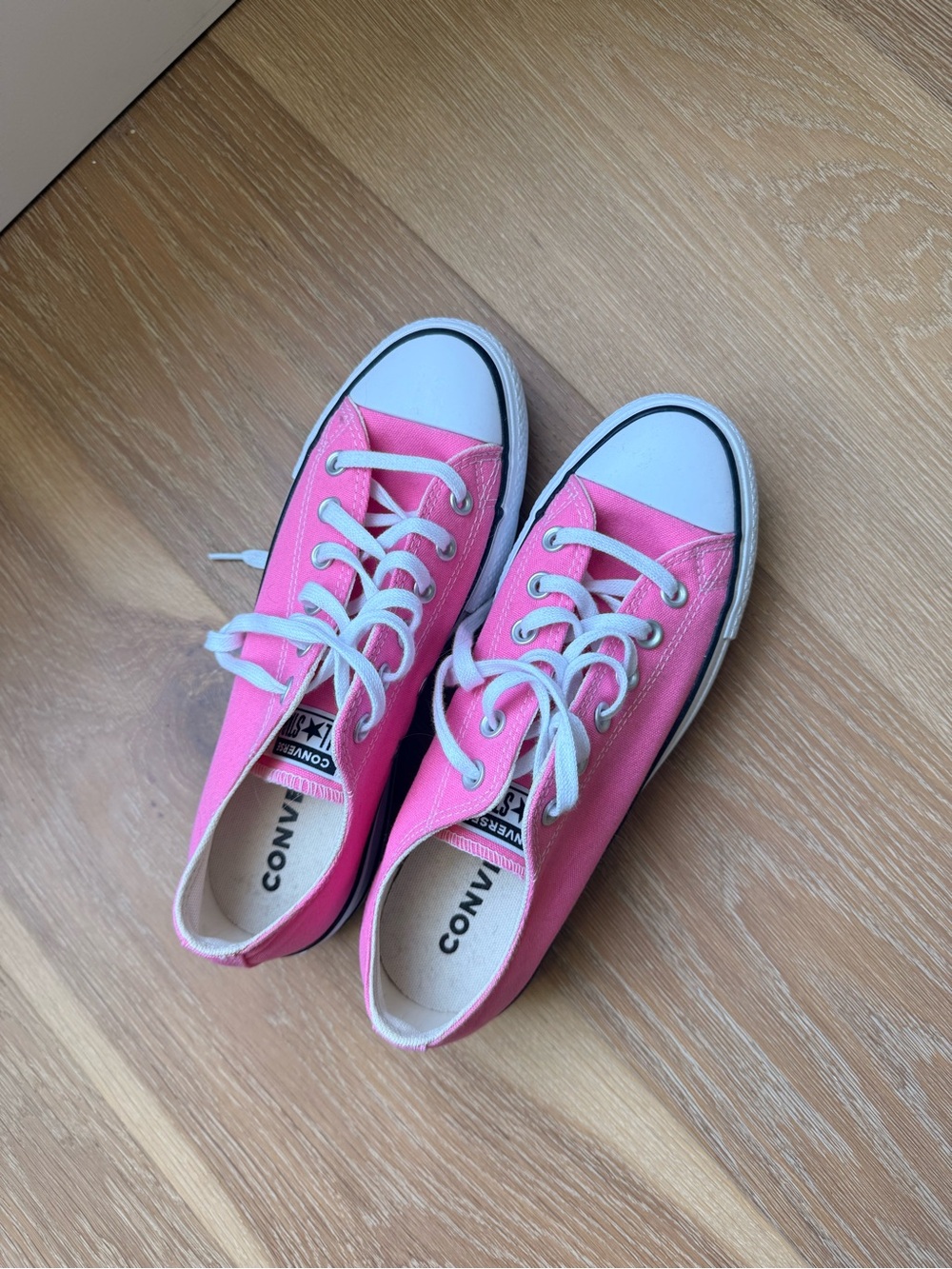 Converse Low Top Platform Sneakers in Pink